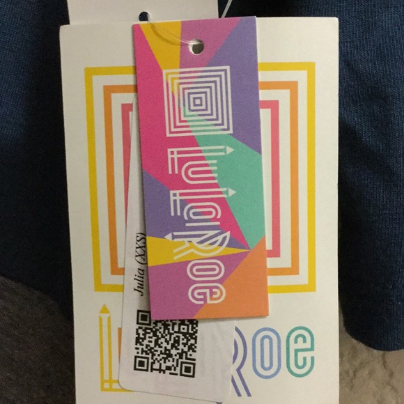 Julia-Lularoe - Picture 4 of 5